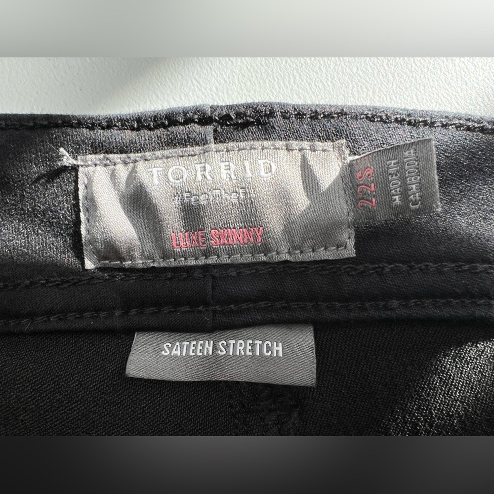 Torrid Luxe Skinny Sateen Stretch Women’s black denim jeans size 22S - Picture 8 of 12